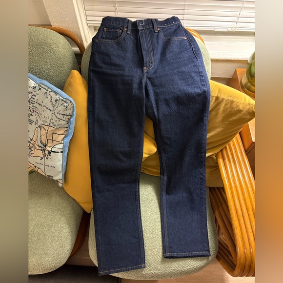 “Rinse” Abercrombie & Fitch dark wash high rise Straight Leg Jeans - Picture 6 of 9